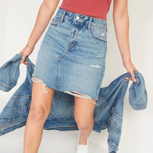 Old Navy Dresses & Skirts - Old Navy High Rise Distressed Raw Hem Jean Skirt